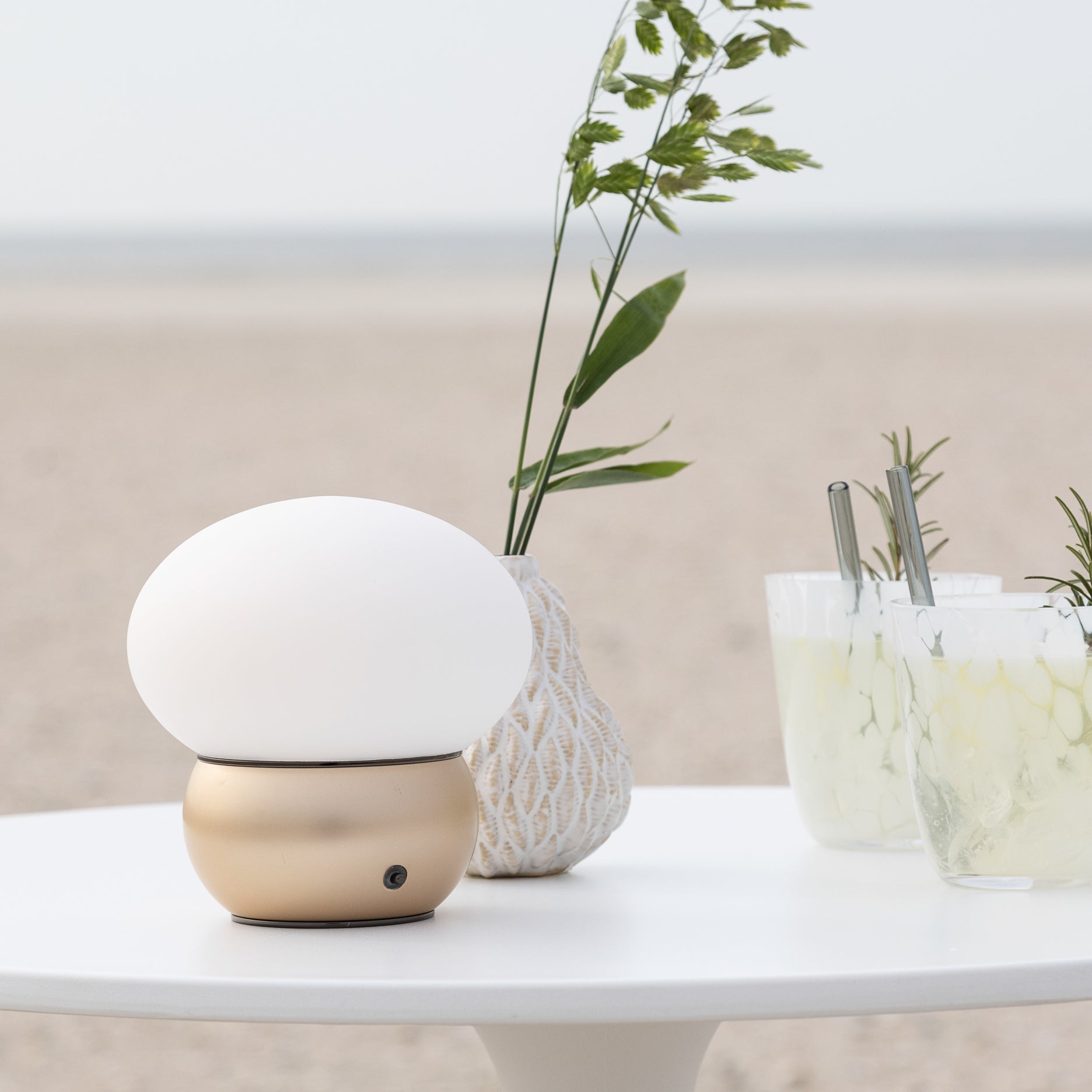 Cocoon LED-Tischlampe